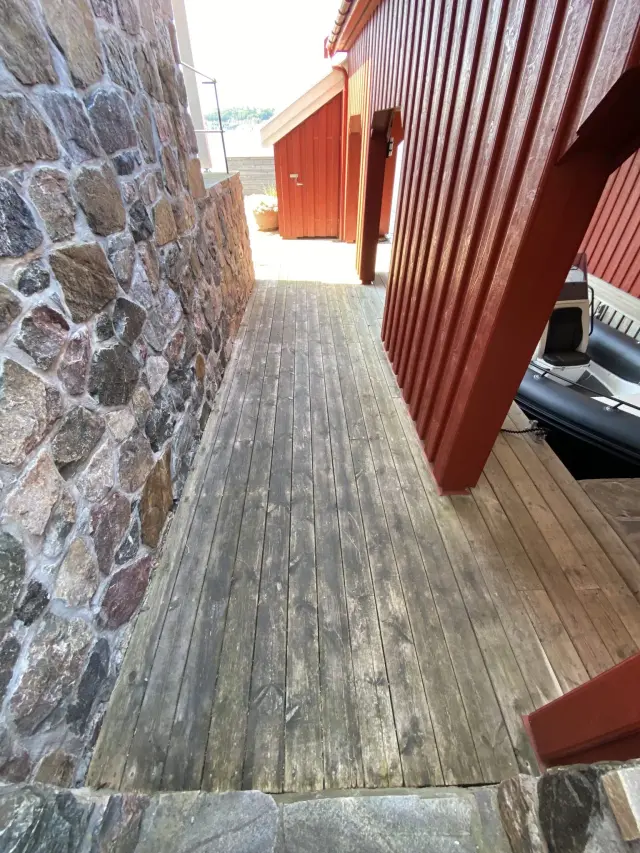 Takvask og mosefjerning på terrasse og uteplass